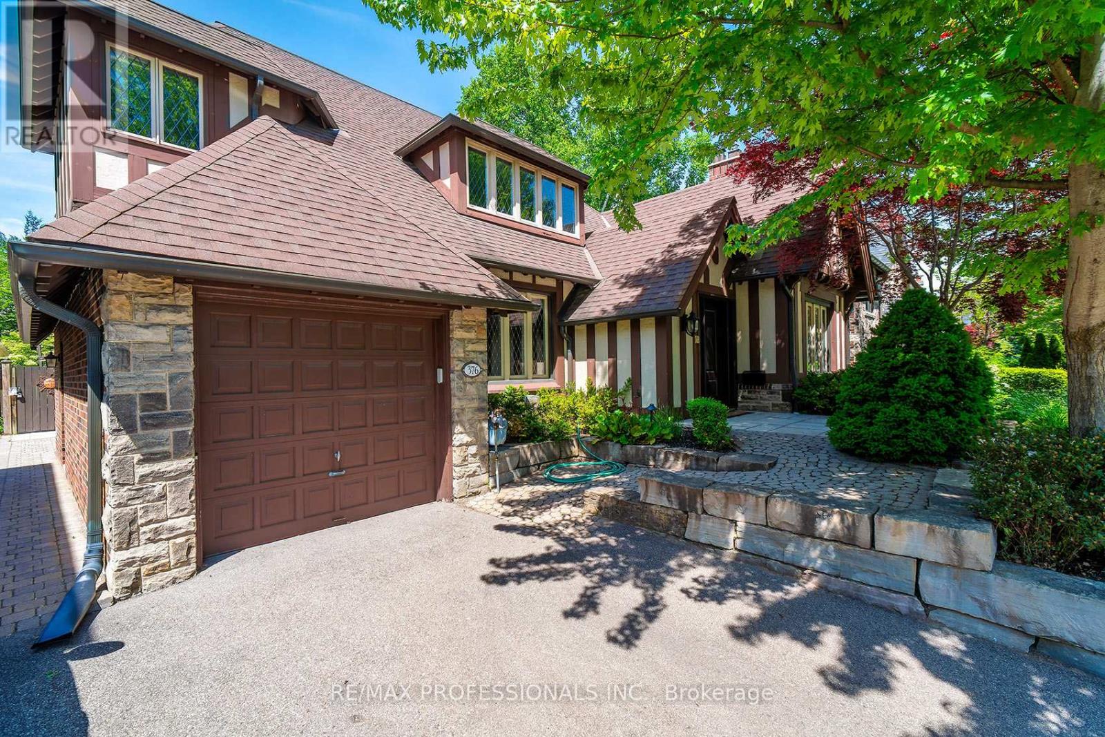 376 Prince Edward Drive N, Toronto, Ontario  M8X 2L7 - Photo 5 - W13419970
