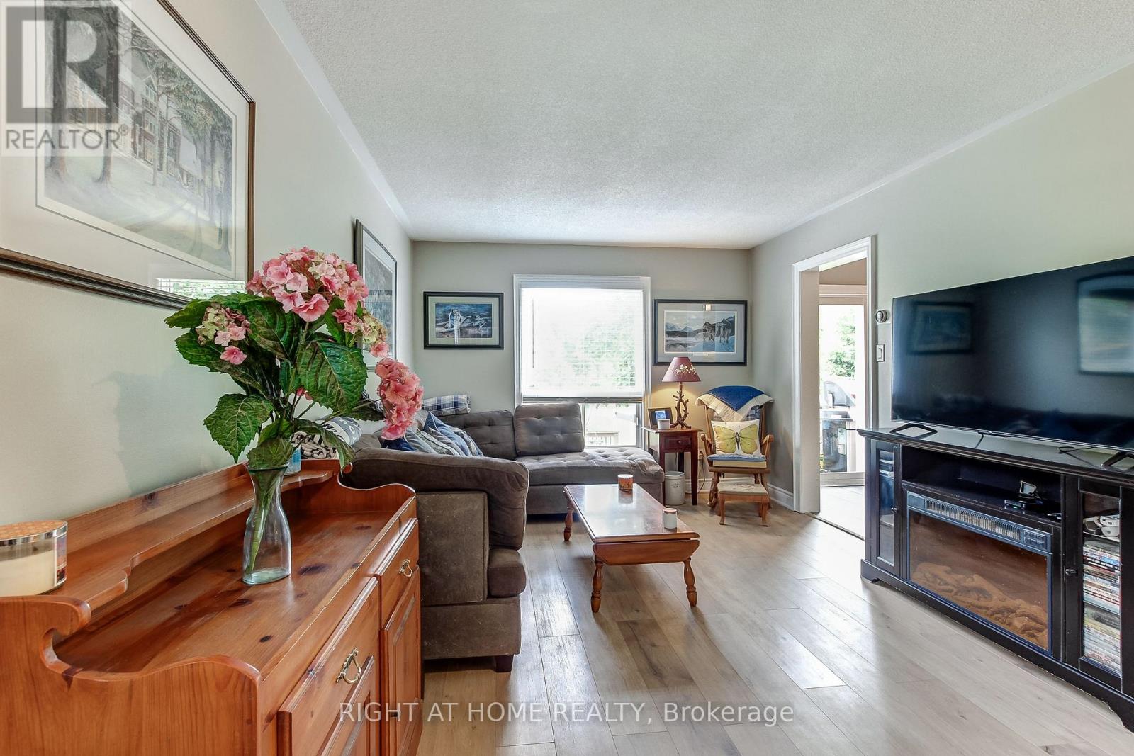 406 Levanna Lane, Oakville, Ontario  L6H 6B8 - Photo 13 - W13419980