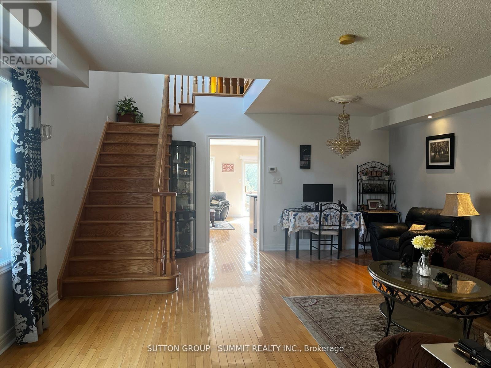 6606 Harmony Hill, Mississauga, Ontario  L5W 1S5 - Photo 2 - W13419988