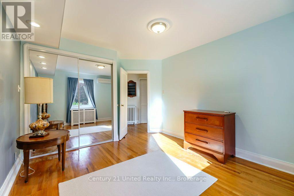 64 Renown Road, Toronto, Ontario  M9A 2E5 - Photo 14 - W13420144