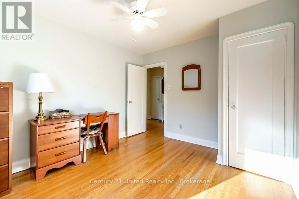 64 Renown Road, Toronto, Ontario  M9A 2E5 - Photo 17 - W13420144