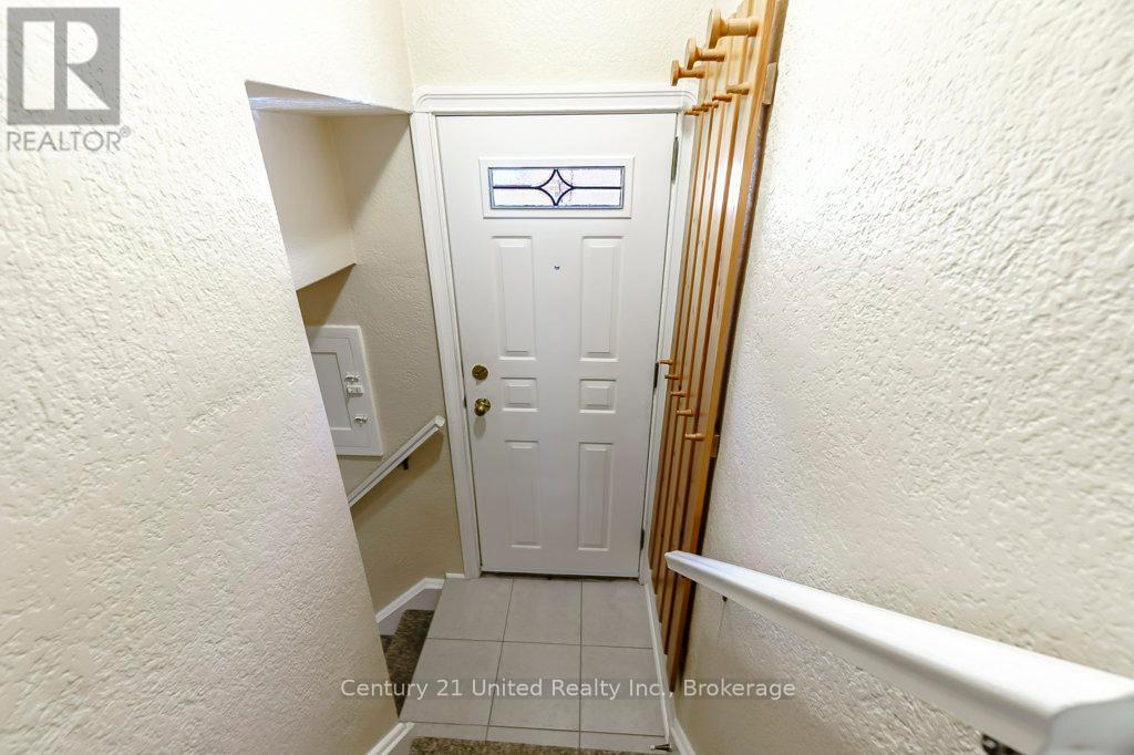 64 Renown Road, Toronto, Ontario  M9A 2E5 - Photo 19 - W13420144