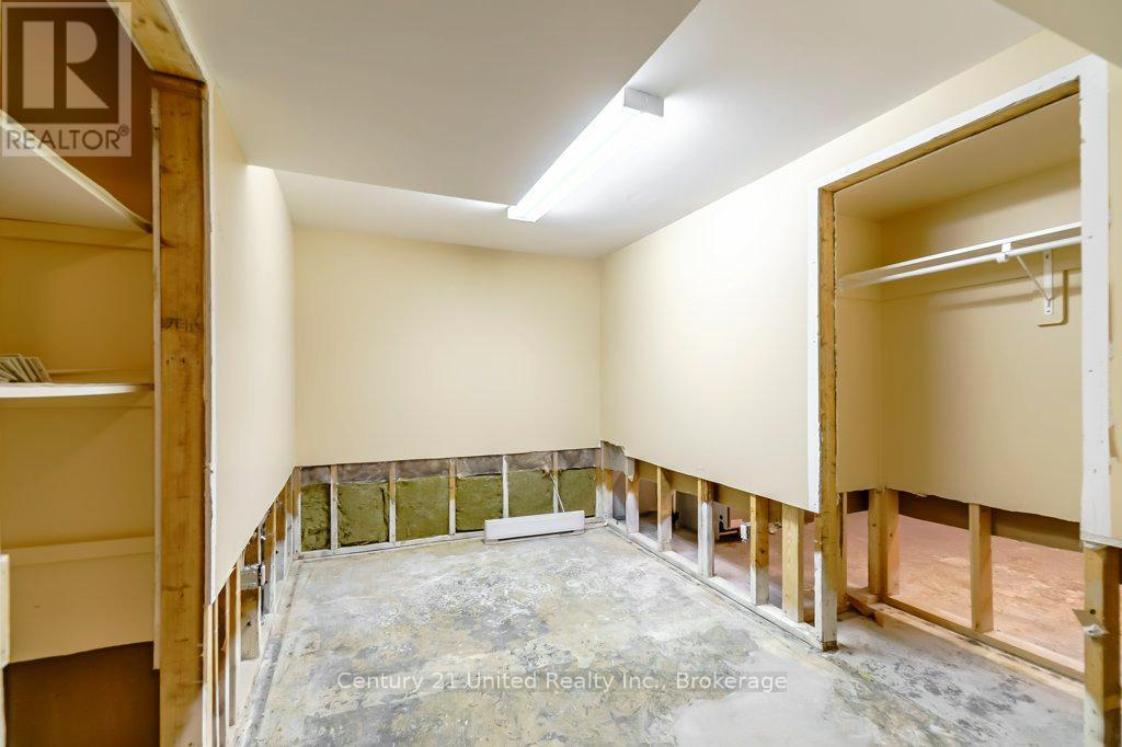 64 Renown Road, Toronto, Ontario  M9A 2E5 - Photo 21 - W13420144