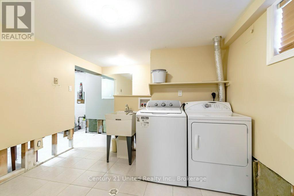64 Renown Road, Toronto, Ontario  M9A 2E5 - Photo 22 - W13420144