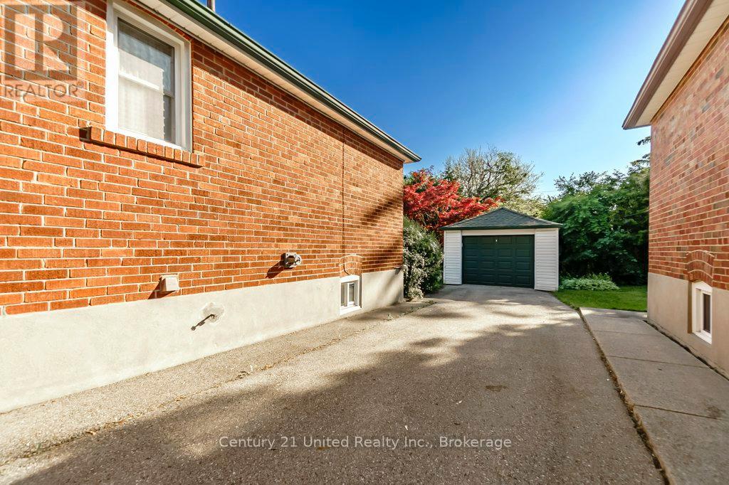 64 Renown Road, Toronto, Ontario  M9A 2E5 - Photo 27 - W13420144