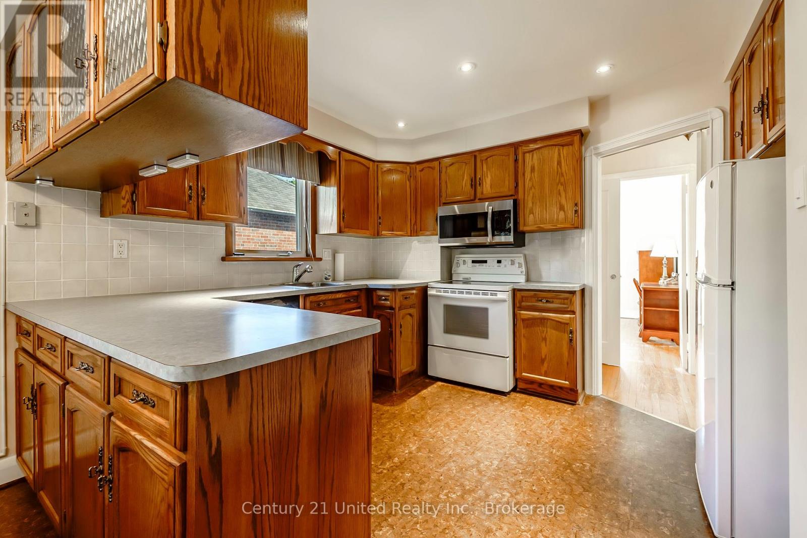 64 Renown Road, Toronto, Ontario  M9A 2E5 - Photo 8 - W13420144