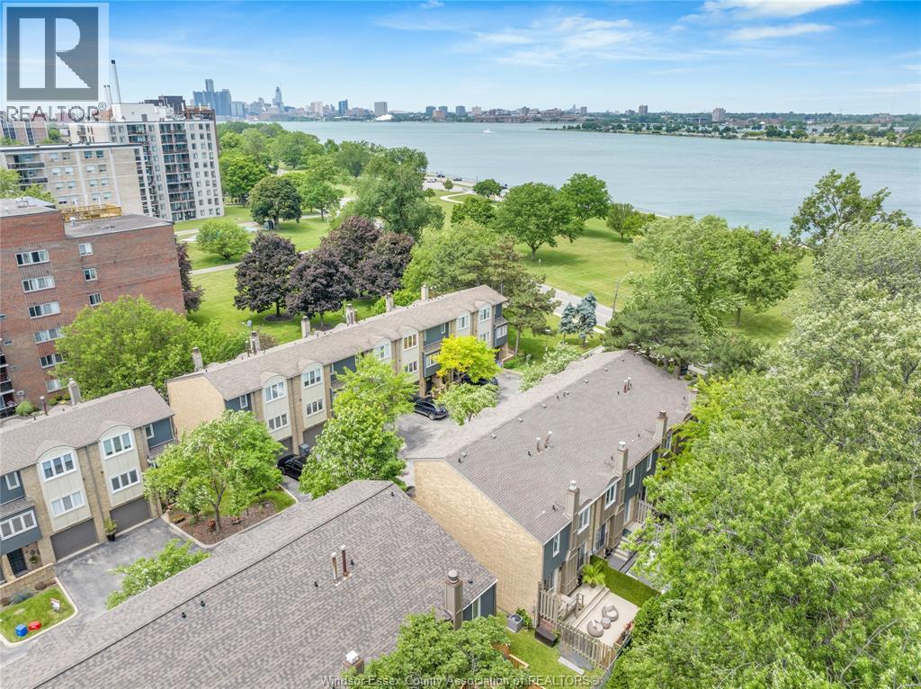 3949 Riverside Drive East Unit# 14, Windsor, Ontario  N8Y 1B1 - Photo 2 - 26013580