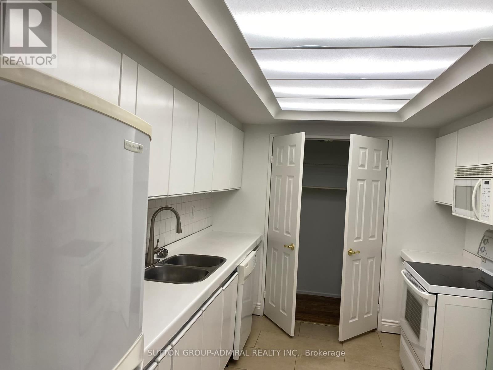 2804 - 2045 Lake Shore Boulevard W, Toronto, Ontario  M8V 2Z6 - Photo 8 - W13418922