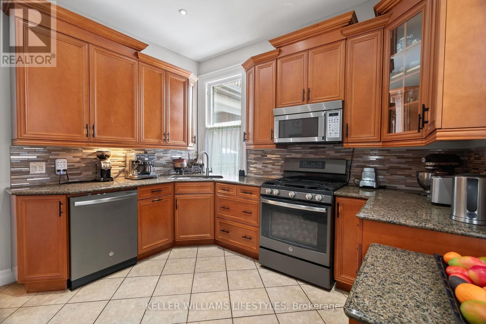 169 Ridout Street S, London South, Ontario N6C 3X7 - Photo 18 - X13420180