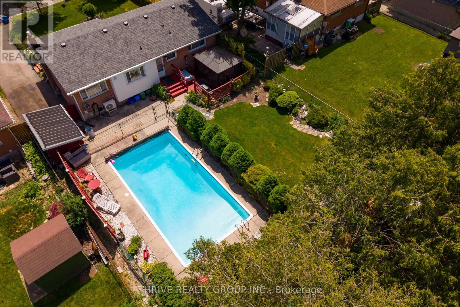 6 Southwood Crescent, London South, Ontario  N6J 1S9 - Photo 2 - X13420262