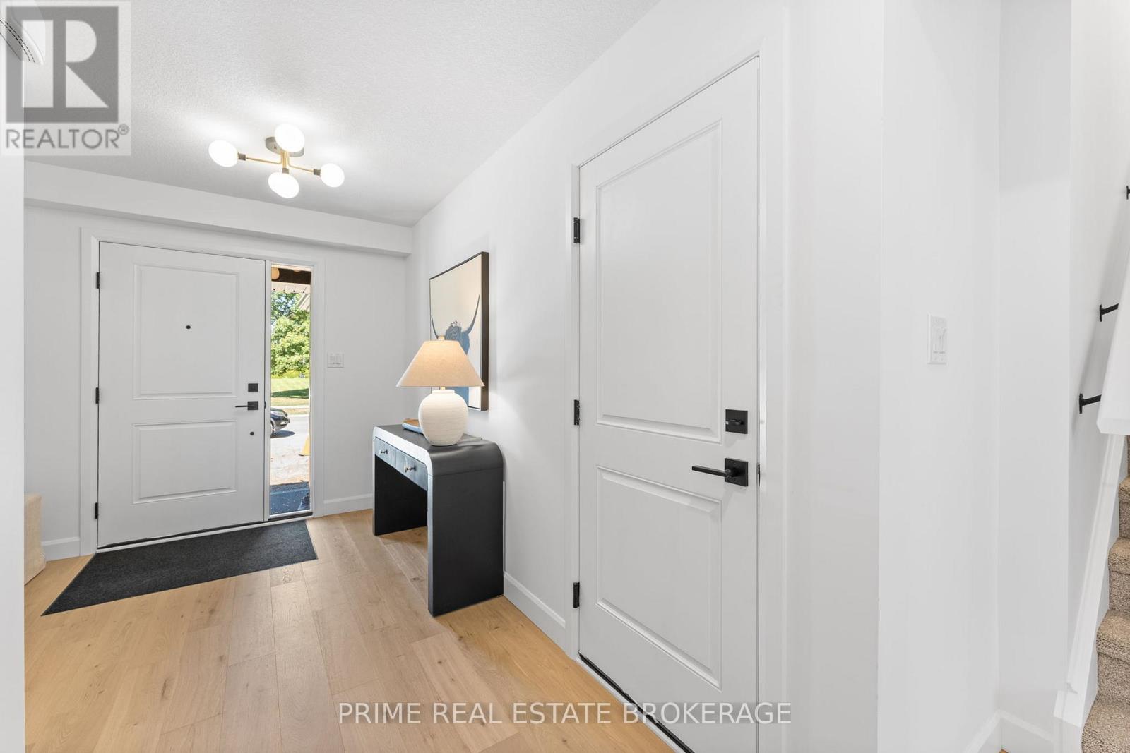 8 - 177 Chestnut Street, Lucan Biddulph, Ontario  N0M 2J0 - Photo 3 - X13420294