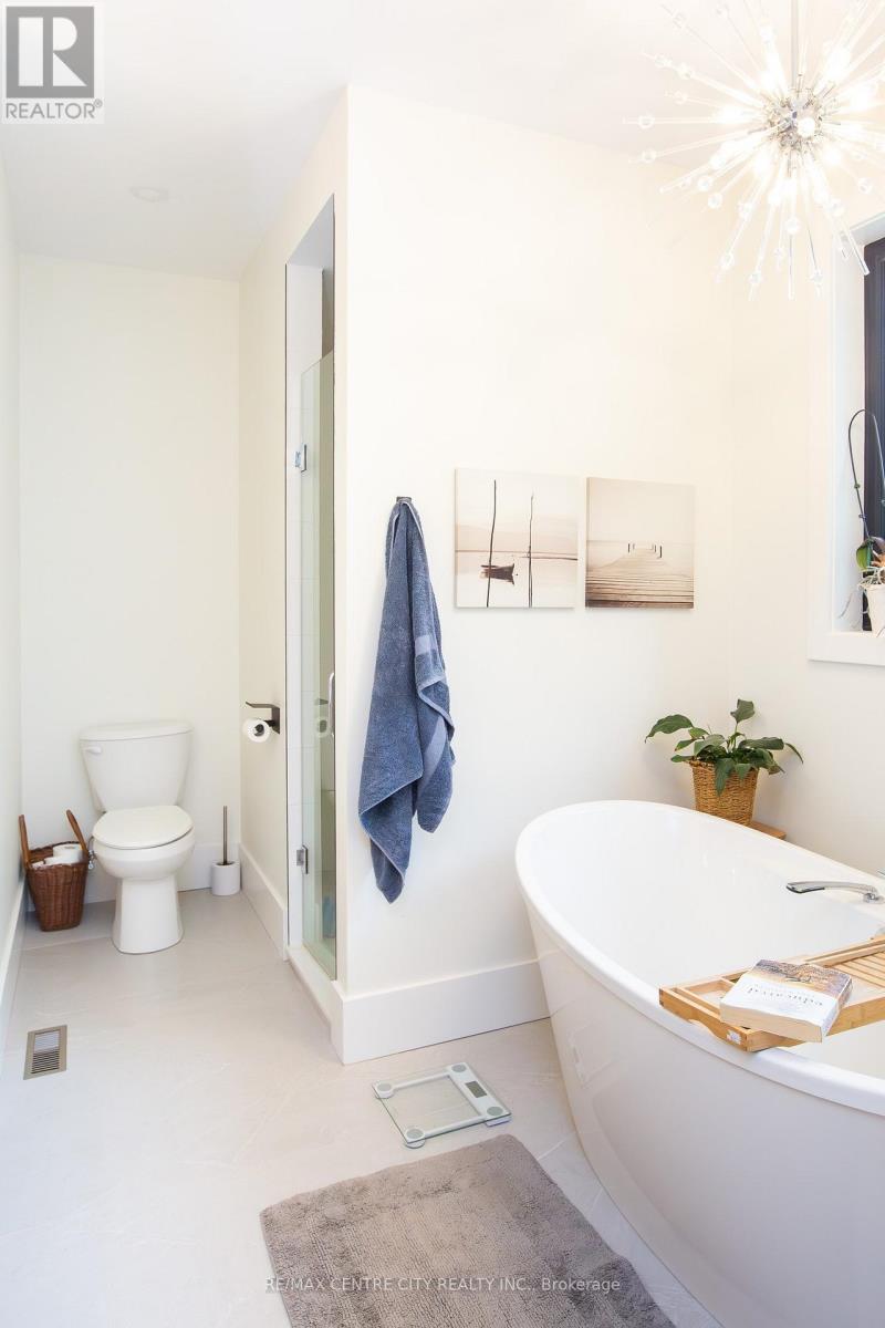 273 Foxborough Place, Thames Centre, Ontario  N0M 2P0 - Photo 14 - X13420468