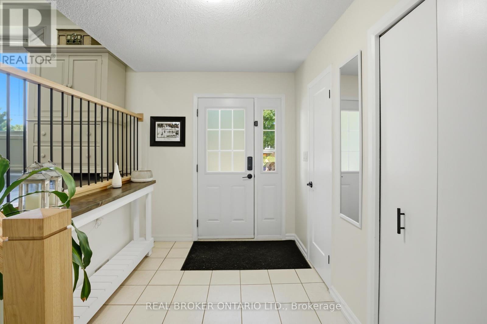 7 Fairington Crescent, St. Catharines, Ontario  L2N 5W2 - Photo 5 - X13279746