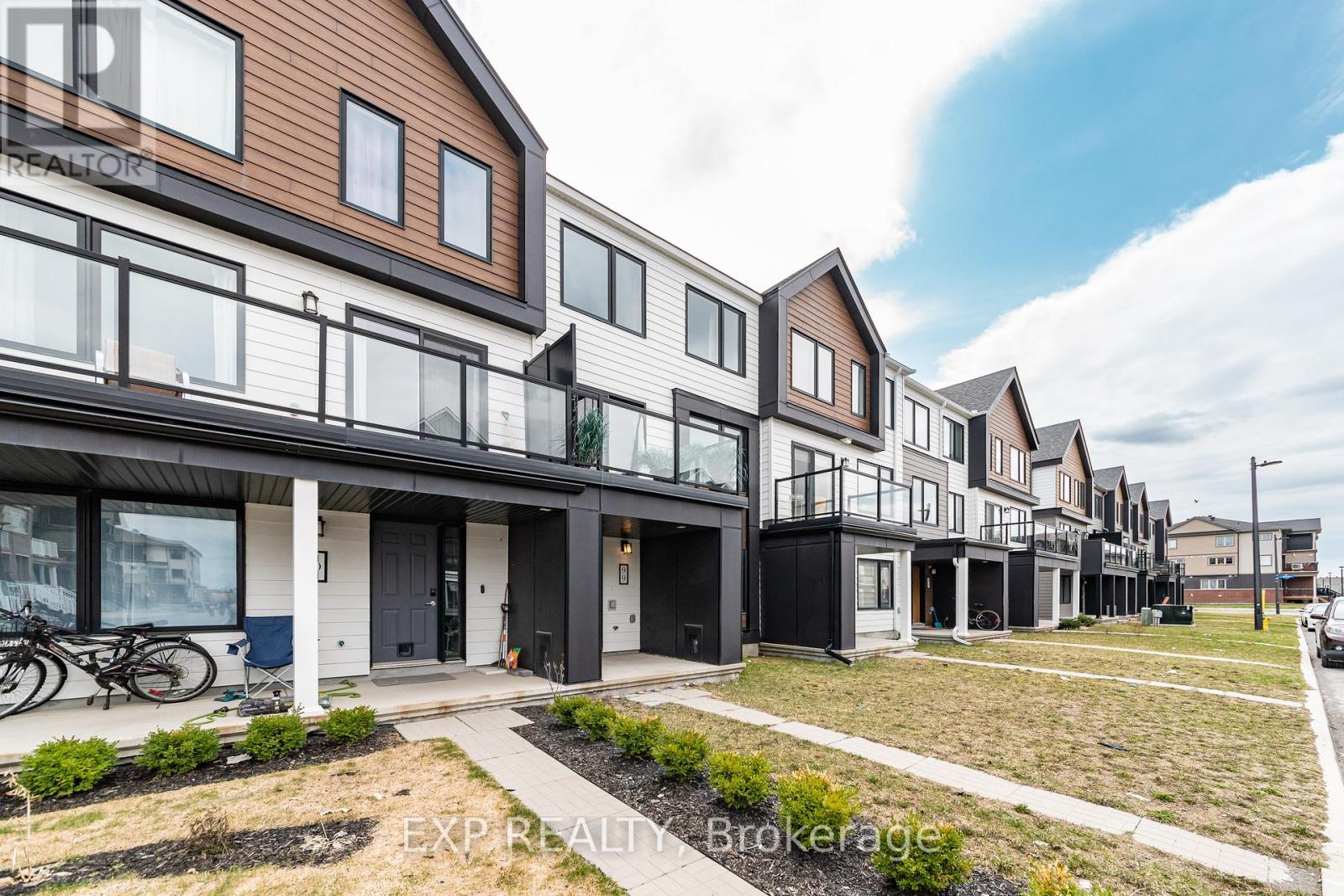 99 Kyanite Lane, Ottawa, Ontario  K2J 7B4 - Photo 2 - X13057294
