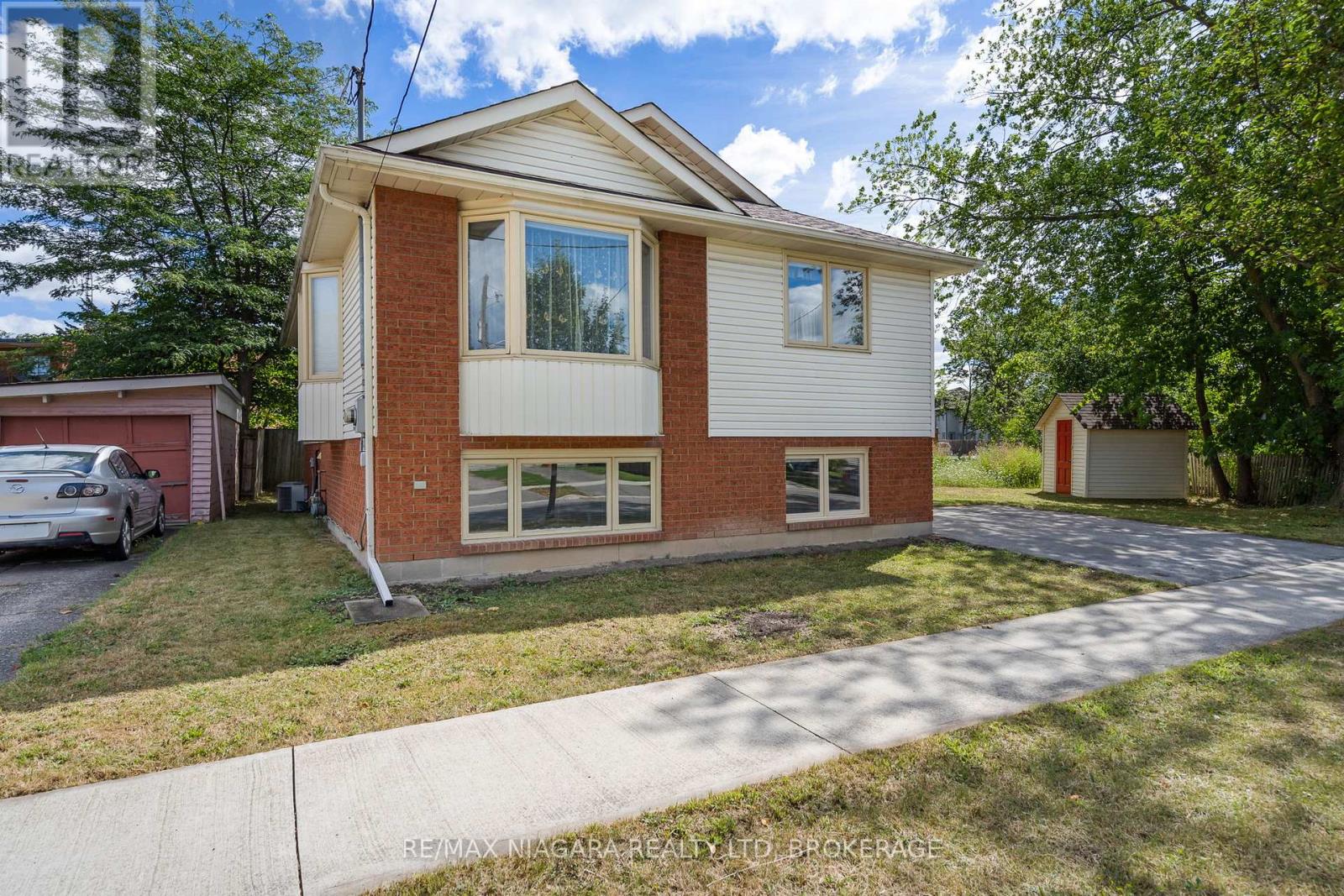 59 Leeper Street, St. Catharines (Western Hill), Ontario L2S 2N1 - Photo 3 - X13420154