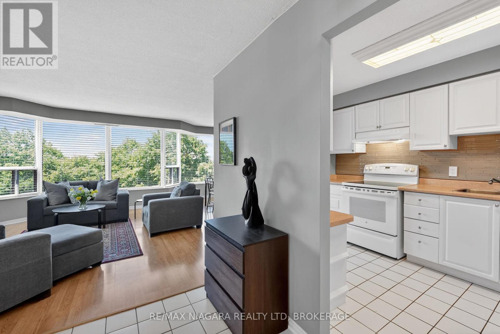 607 - 81 Scott Street, St. Catharines, Ontario  L2N 7L5 - Photo 5 - X13420432