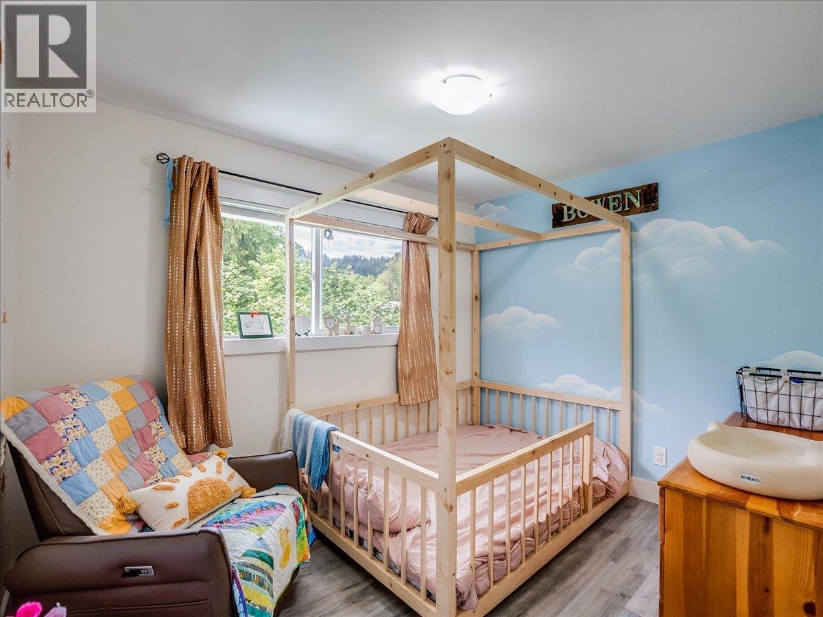 856 7th Avenue, Castlegar, British Columbia V1N 1R9 - Photo 26 - 10390813