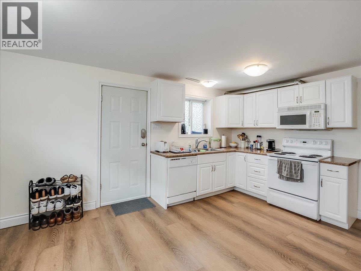 856 7th Avenue, Castlegar, British Columbia V1N 1R9 - Photo 39 - 10390813