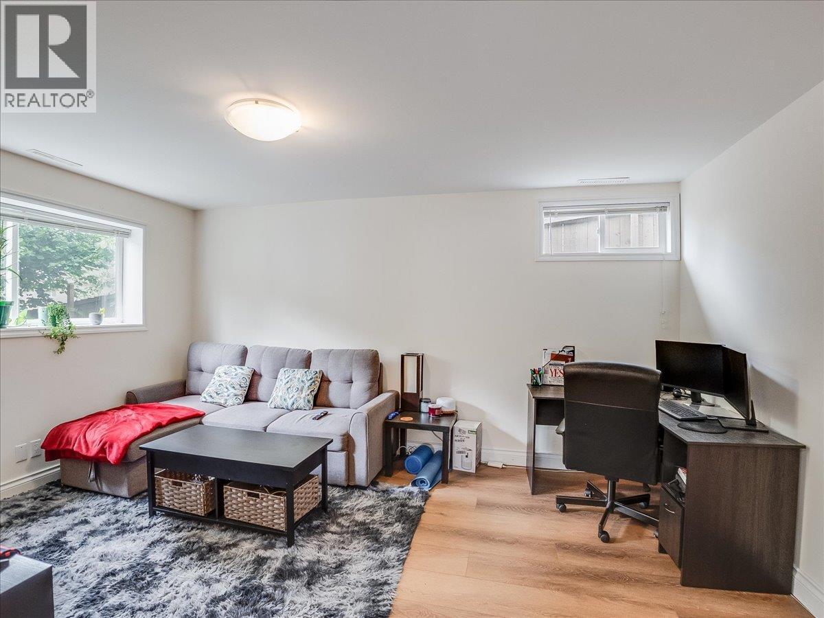 856 7th Avenue, Castlegar, British Columbia V1N 1R9 - Photo 45 - 10390813