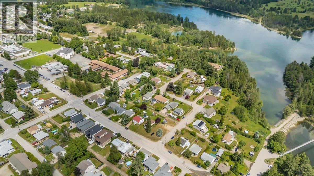 856 7th Avenue, Castlegar, British Columbia V1N 1R9 - Photo 67 - 10390813