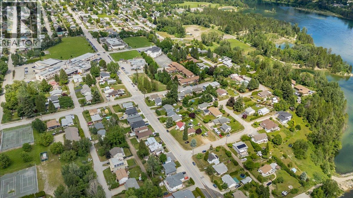 856 7th Avenue, Castlegar, British Columbia V1N 1R9 - Photo 68 - 10390813