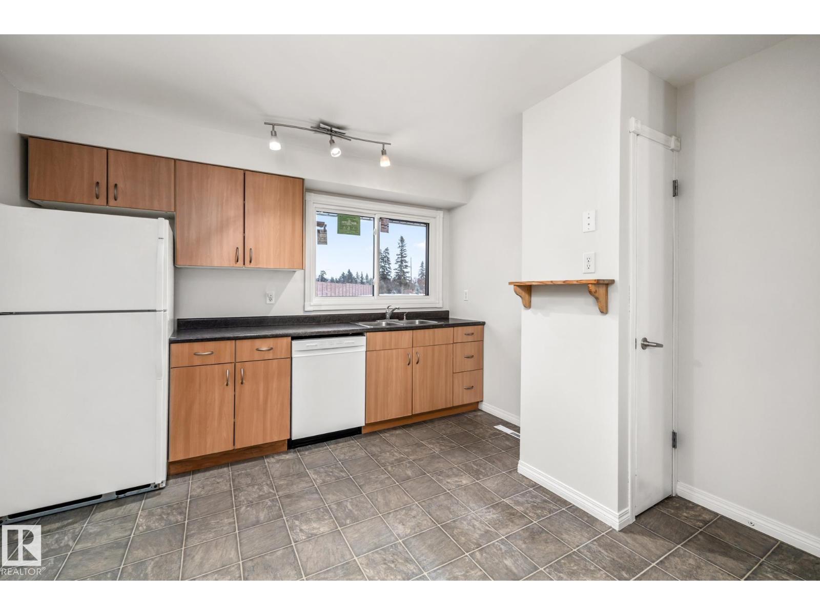 145B ROYAL RD NW, edmonton, Alberta