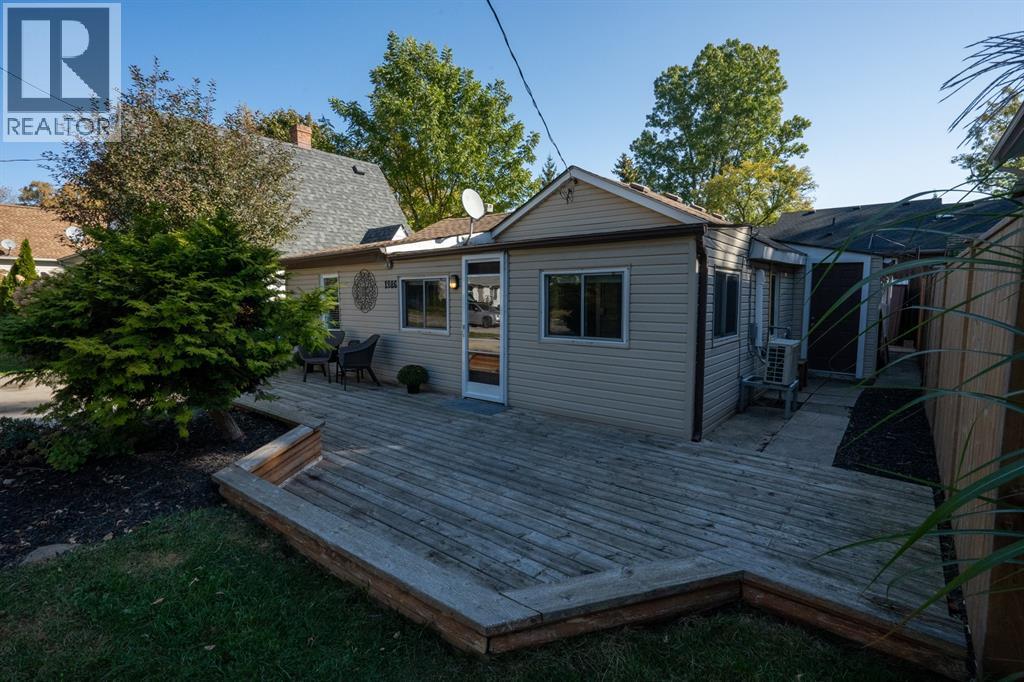 1986 Strathuron Avenue, Sarnia photo 2