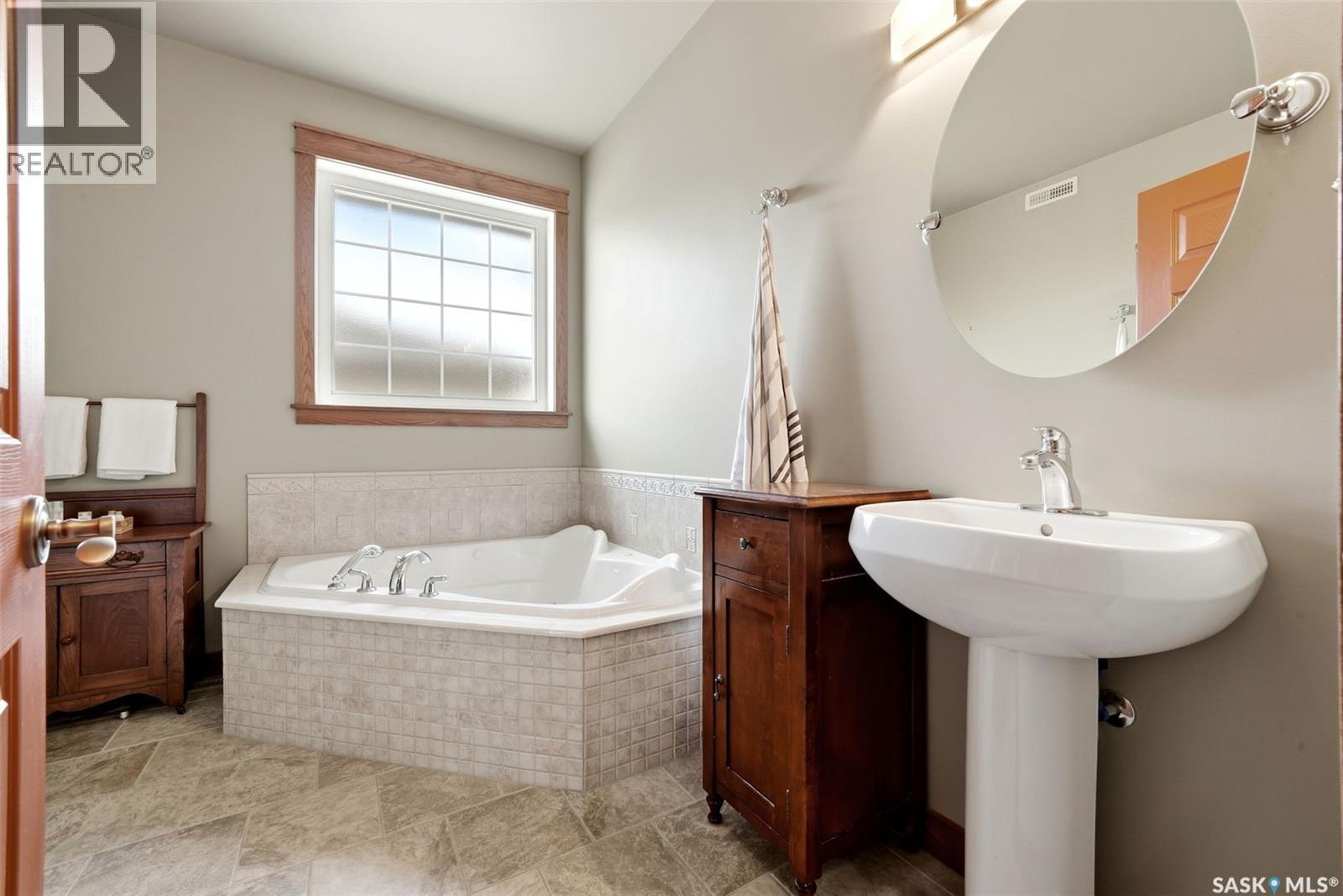 12043 Wascana Heights, Regina, Saskatchewan  S4V 3E2 - Photo 39 - SK038775