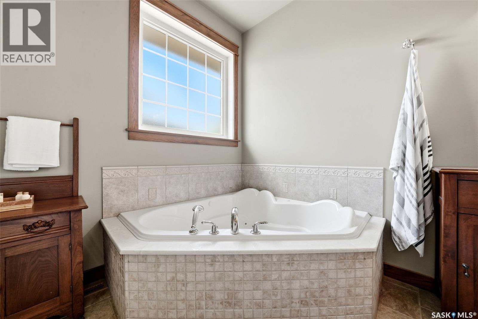 12043 Wascana Heights, Regina, Saskatchewan  S4V 3E2 - Photo 40 - SK038775