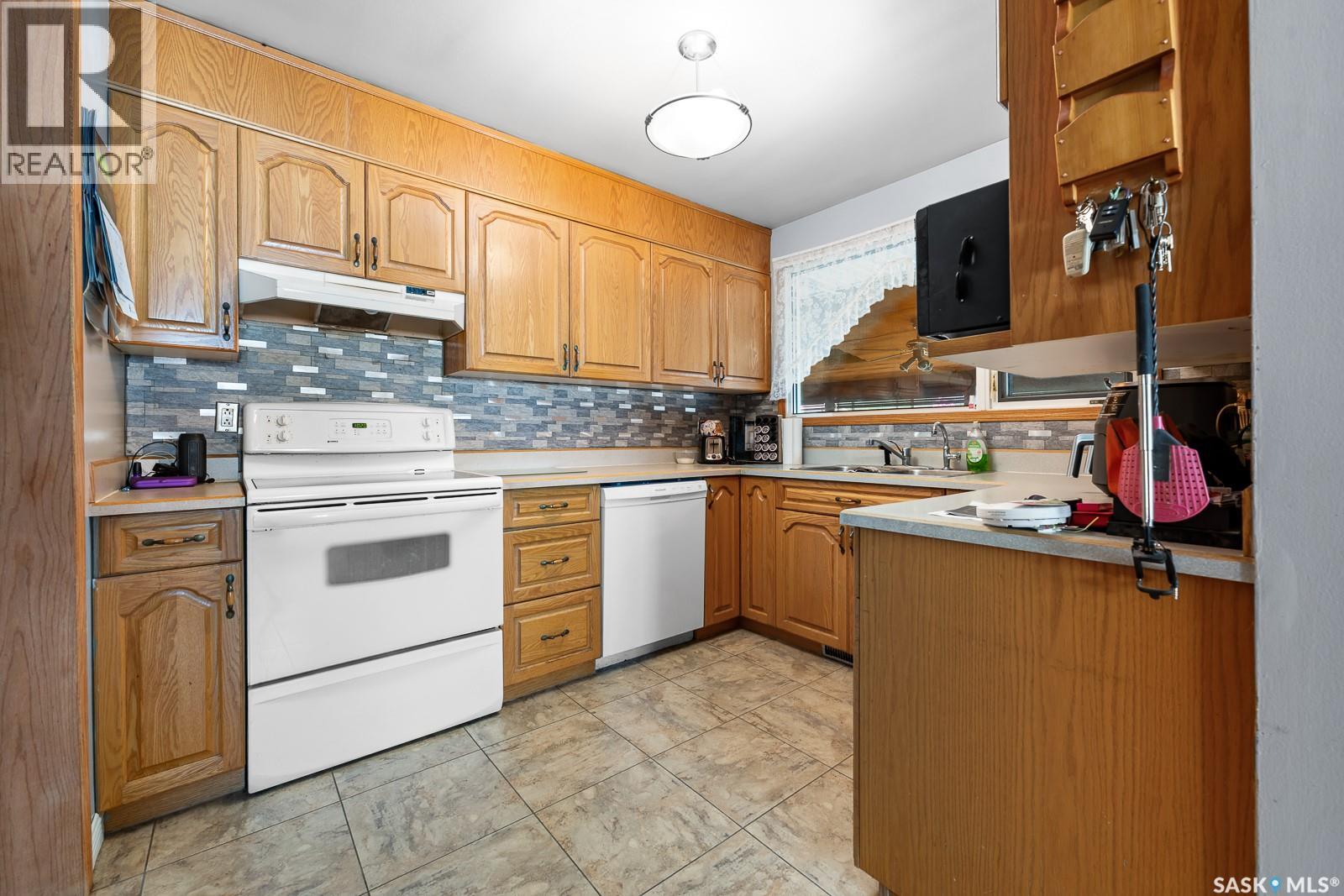 621 20th Avenue E, Regina, Saskatchewan  S4N 1J9 - Photo 10 - SK038606