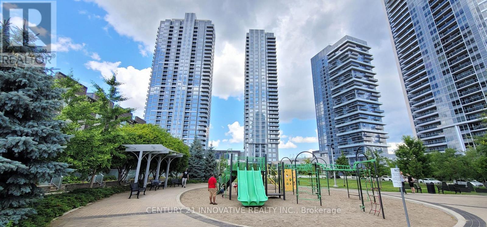 323 - 275 VILLAGE GREEN SQUARE, Toronto, Ontario