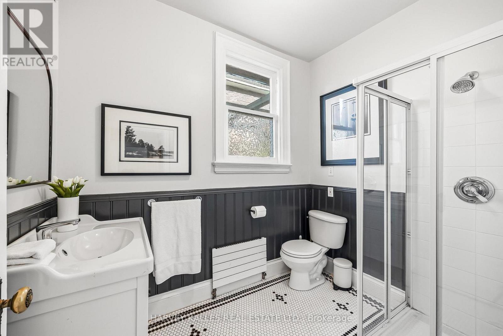 139 Hammersmith Avenue, Toronto, Ontario  M4E 2W5 - Photo 18 - E13420218