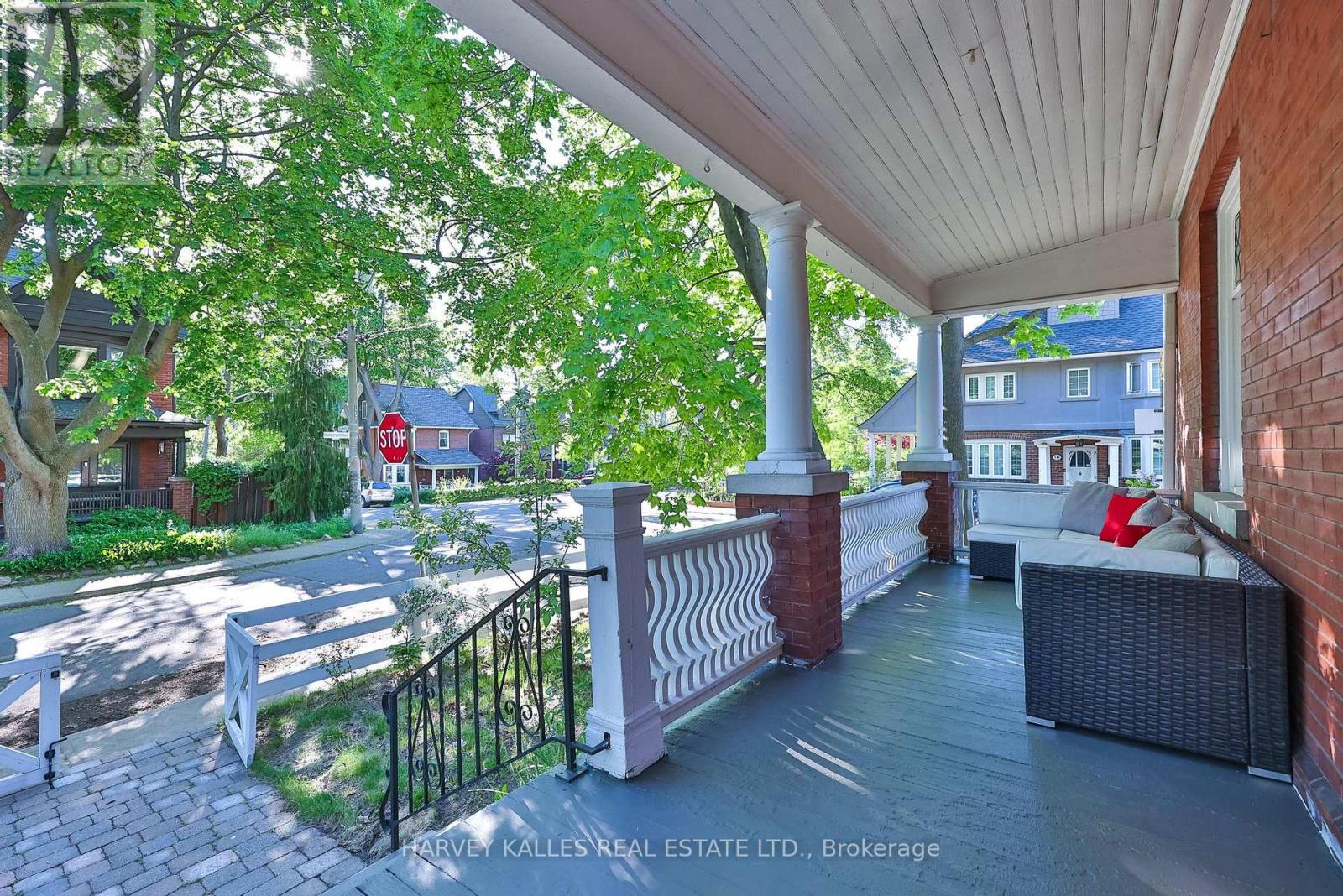 139 Hammersmith Avenue, Toronto, Ontario  M4E 2W5 - Photo 39 - E13420218