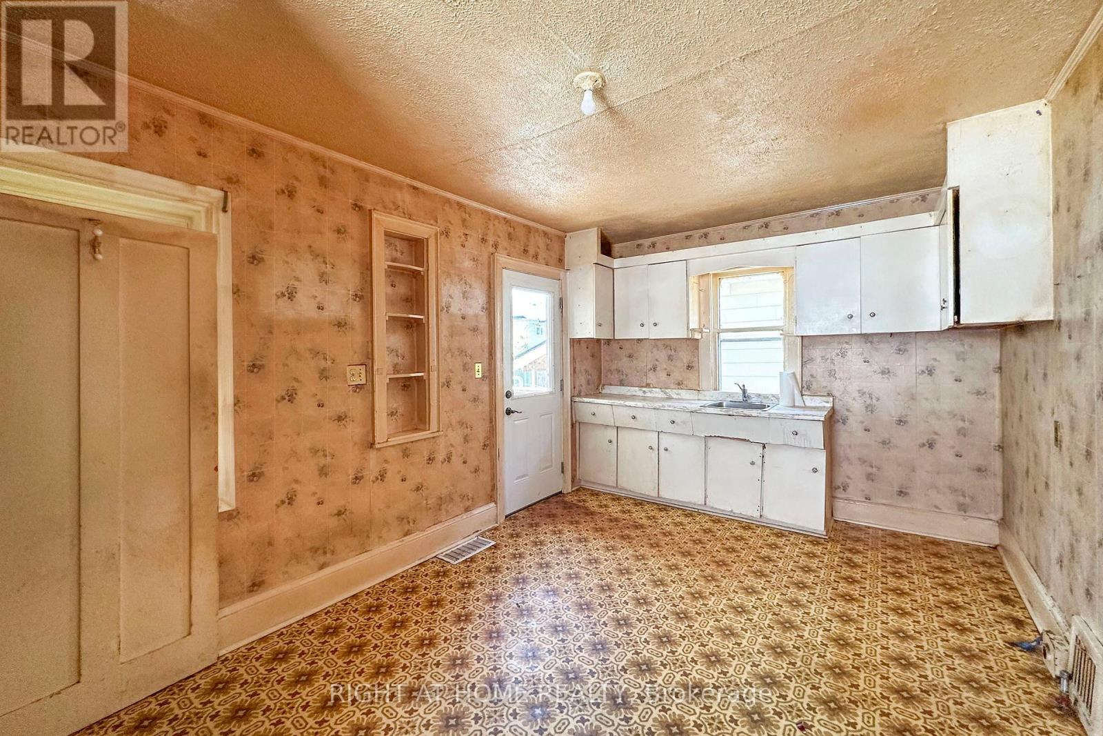 235 Edward Avenue, Oshawa, Ontario  L1H 3A6 - Photo 7 - E13420240