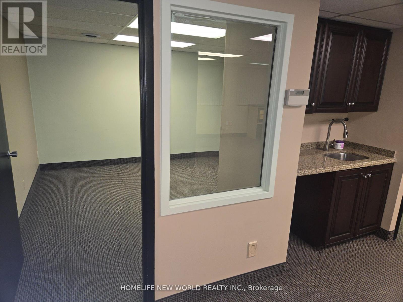 201 - 286 King Street W, Oshawa, Ontario  L1J 2J9 - Photo 3 - E13420344