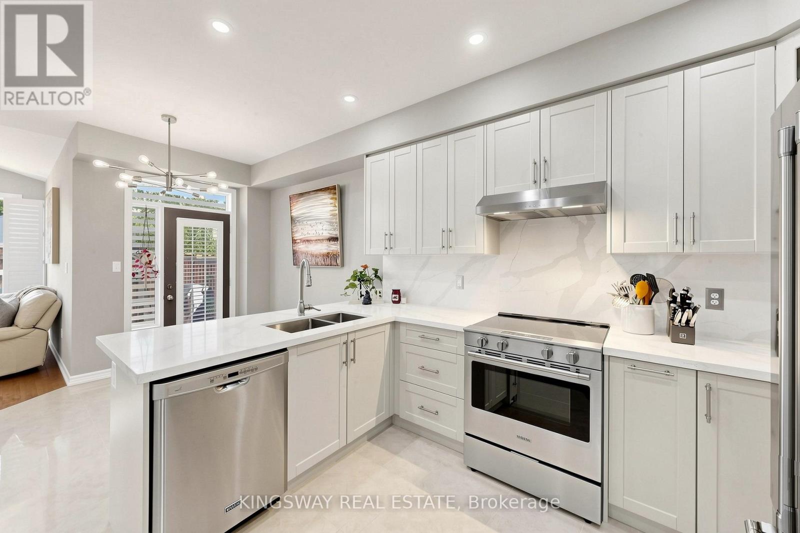 20 Chiswick Avenue, Whitby, Ontario  L1M 0E1 - Photo 18 - E13420364