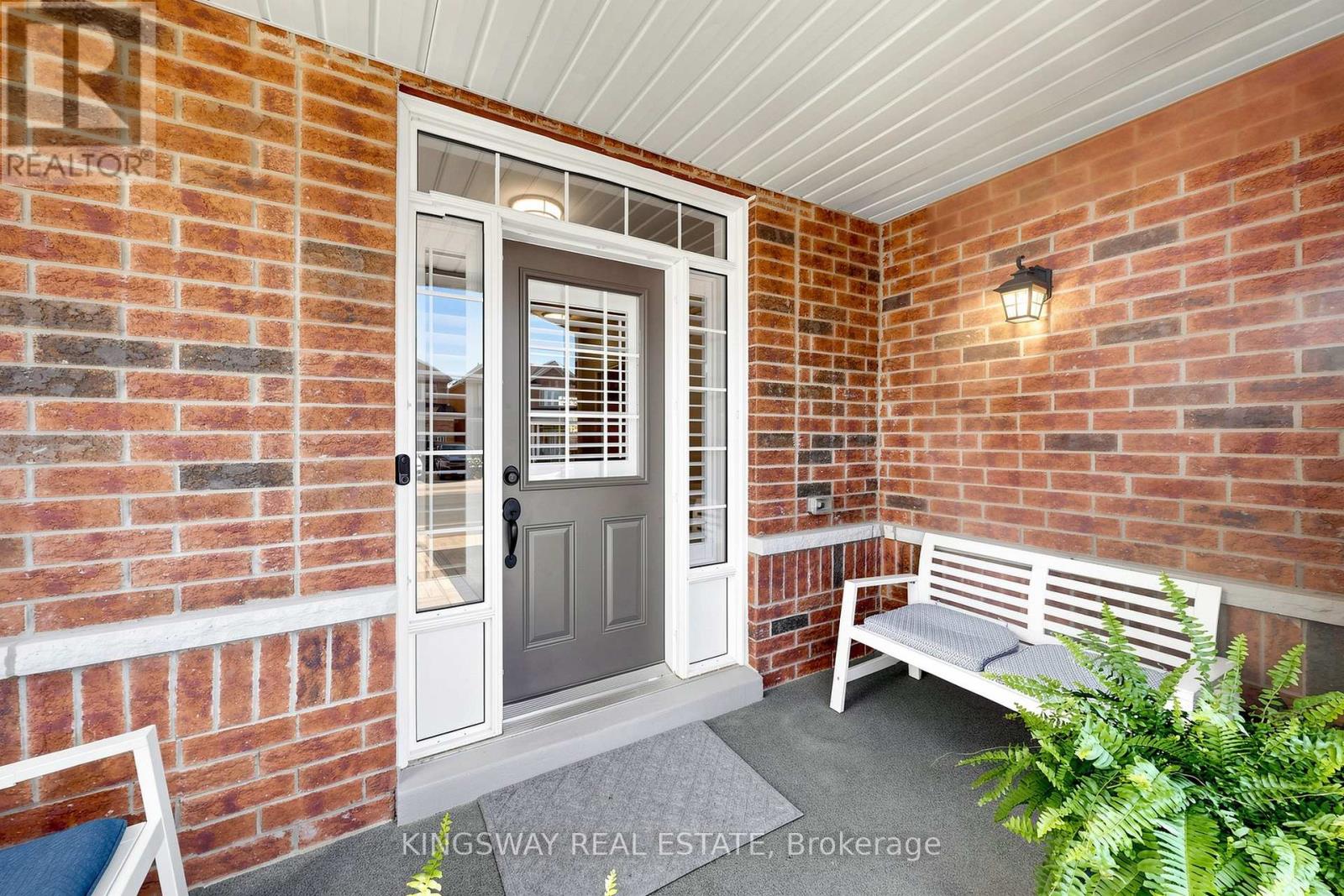 20 Chiswick Avenue, Whitby, Ontario  L1M 0E1 - Photo 4 - E13420364