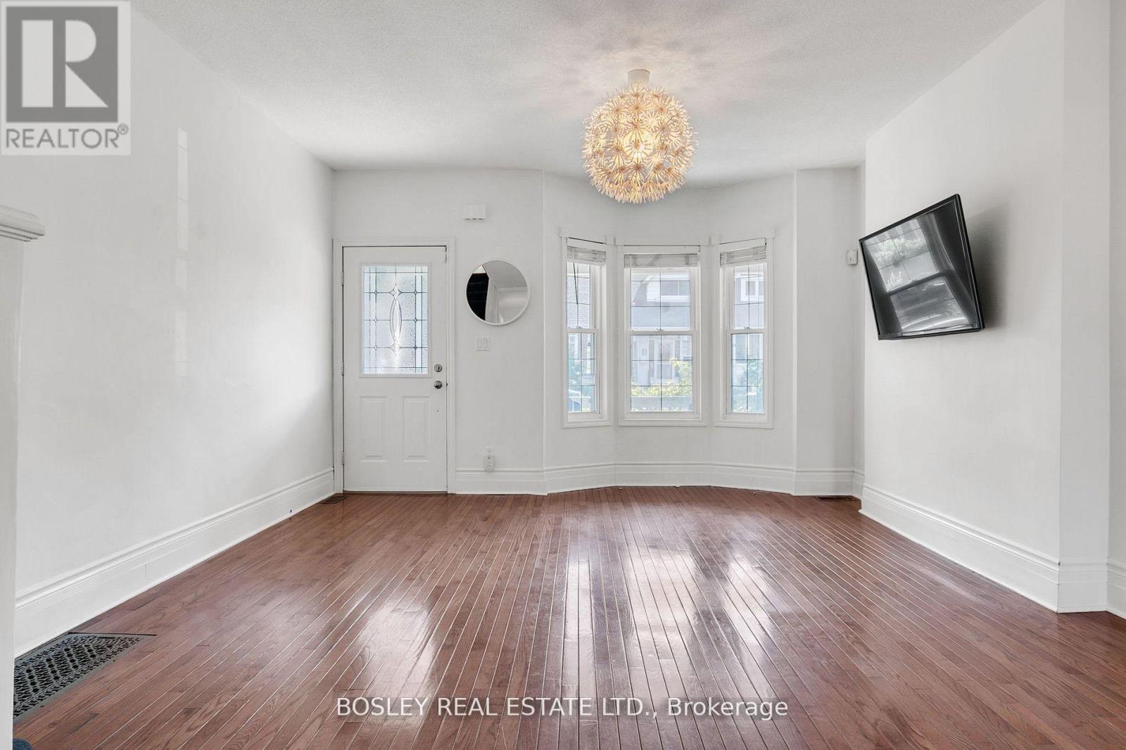 22 Kent Road, Toronto, Ontario  M4L 2X6 - Photo 7 - E13420472