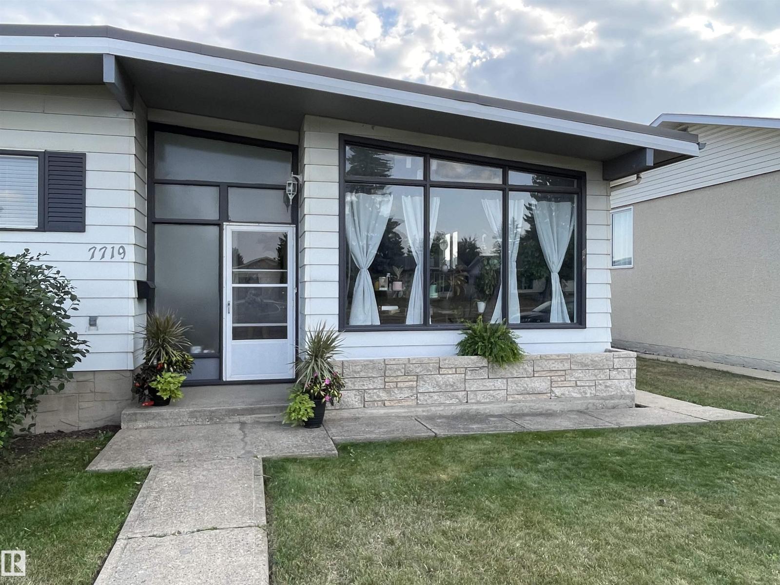 7719 144 Av NW, Edmonton, Alberta  T5C 2R9 - Photo 4 - E4492602