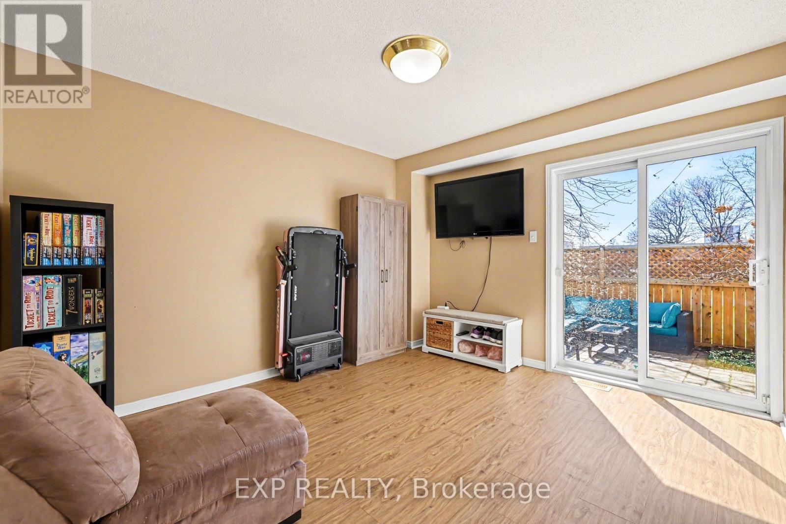 8 Barnaby Private, Ottawa, Ontario  K1K 4S4 - Photo 3 - X13236572