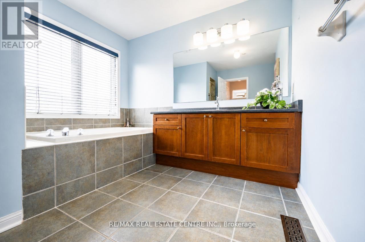 3672 Swanson Drive, Mississauga, Ontario  L5N 8J6 - Photo 22 - W13420202