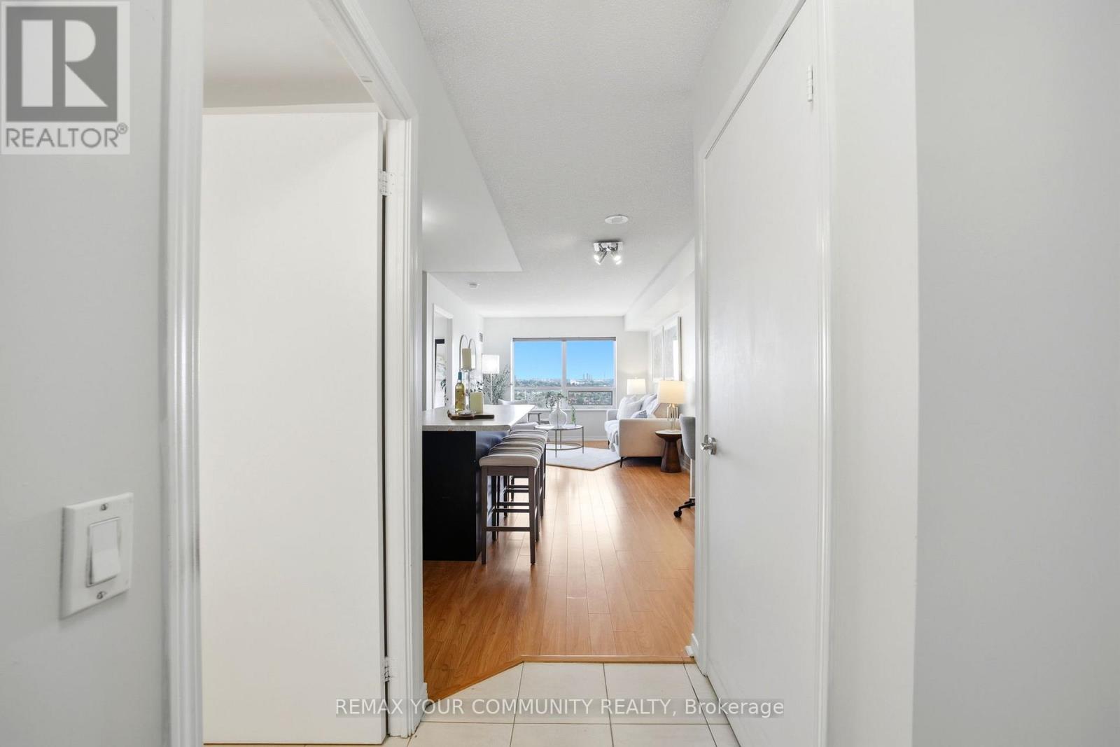 60 Heintzman Street, Toronto, Ontario  M6P 5A1 - Photo 3 - W13420278