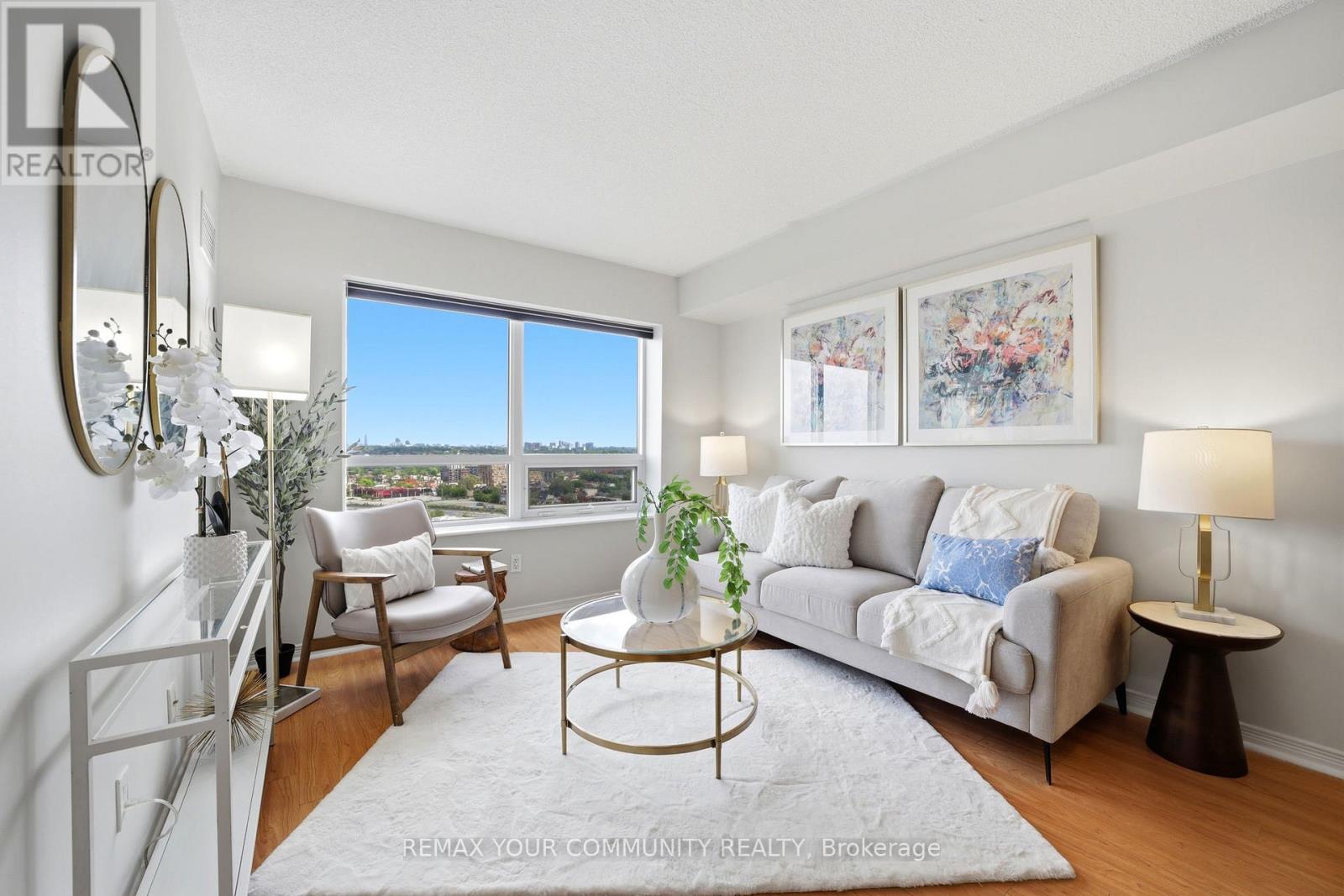 60 Heintzman Street, Toronto, Ontario  M6P 5A1 - Photo 4 - W13420278