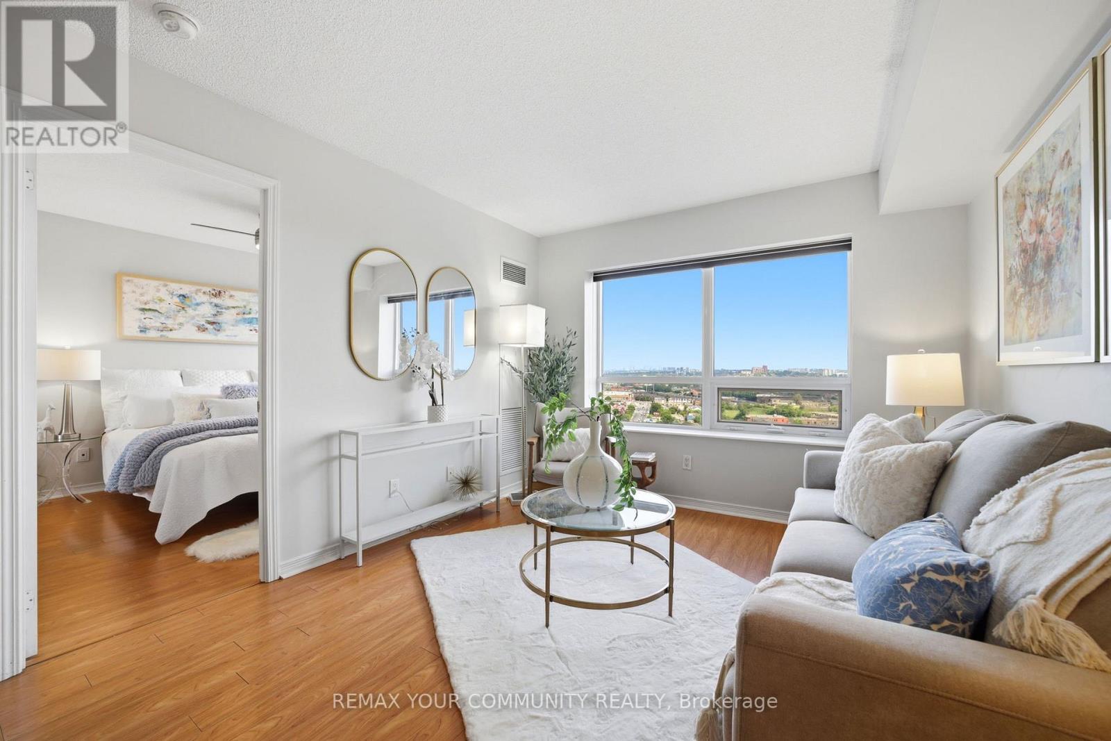 60 Heintzman Street, Toronto, Ontario  M6P 5A1 - Photo 6 - W13420278