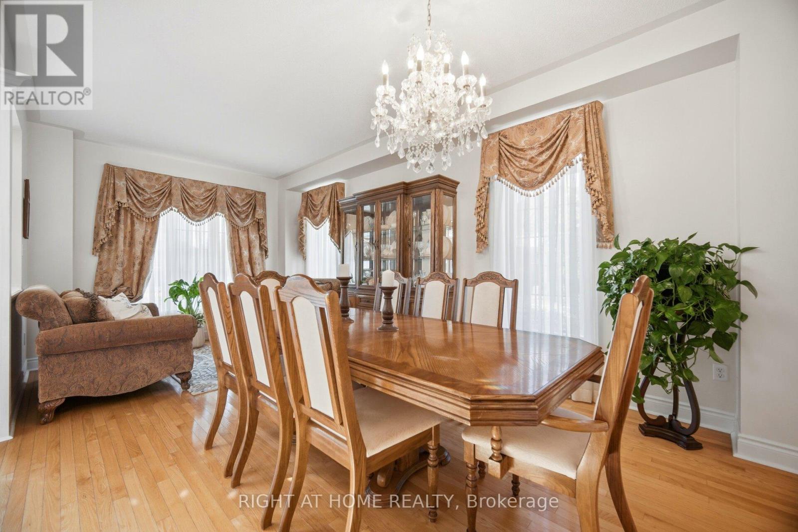 1021 Hemstreet Crescent, Milton, Ontario  L9T 6S2 - Photo 8 - W13420400
