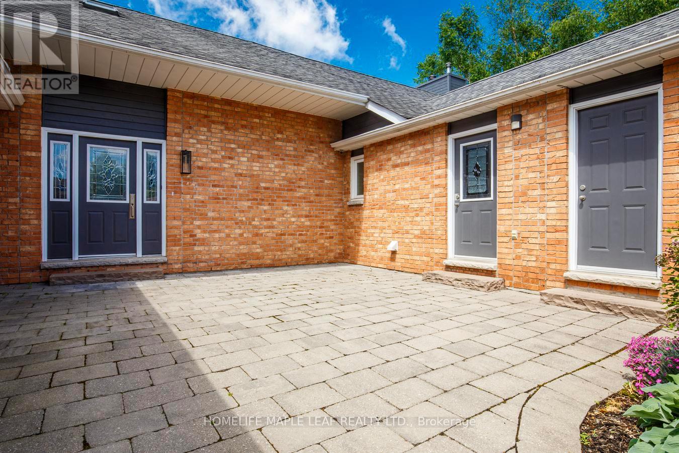 8 Coates Hill Court, Caledon, Ontario  L7E 0N4 - Photo 5 - W13420422