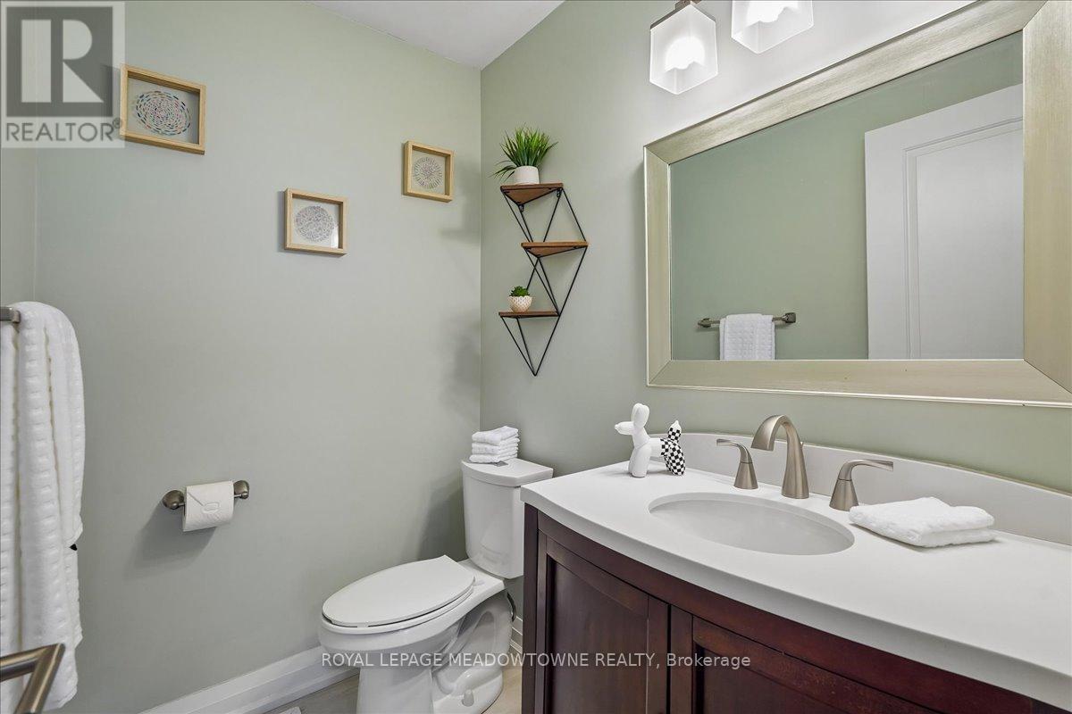 2208 Hunt Crescent, Burlington, Ontario  L7M 3E4 - Photo 17 - W13420452