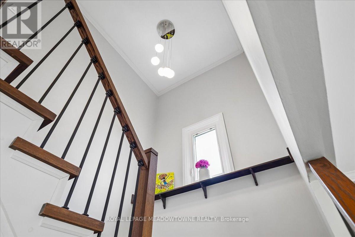 2208 Hunt Crescent, Burlington, Ontario  L7M 3E4 - Photo 19 - W13420452