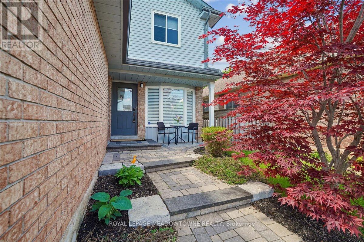 2208 Hunt Crescent, Burlington, Ontario  L7M 3E4 - Photo 3 - W13420452
