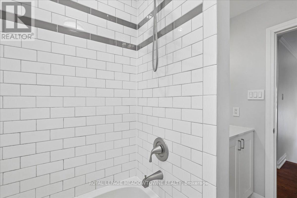 2208 Hunt Crescent, Burlington, Ontario  L7M 3E4 - Photo 32 - W13420452